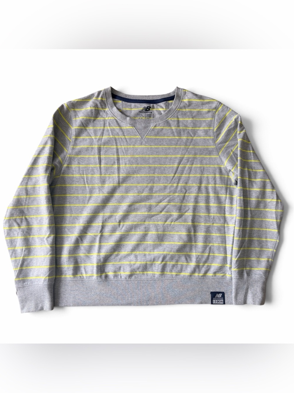 New Balance Womens Essentials Plus Cotton. Crew Neck Fleece Grey & Green 2XL